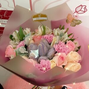 Ramo flores y fresas