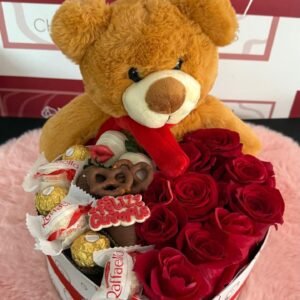 Oso con corazón de rosas
